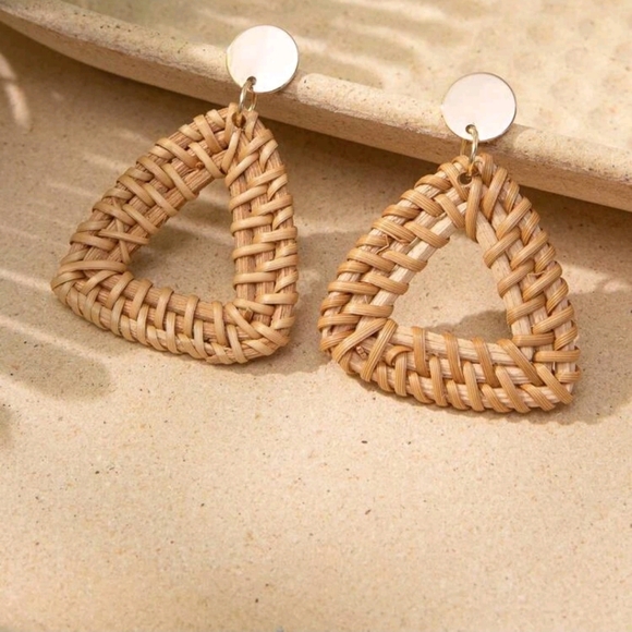 💜4 for $25 Vintage Inspired Wicker Earrings💜 - Picture 1 of 1